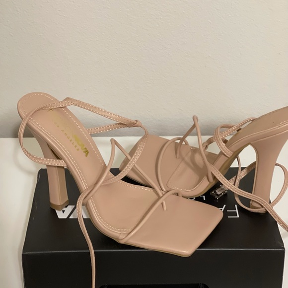 Fashion Nova Nude Heels - Picture 1 of 2